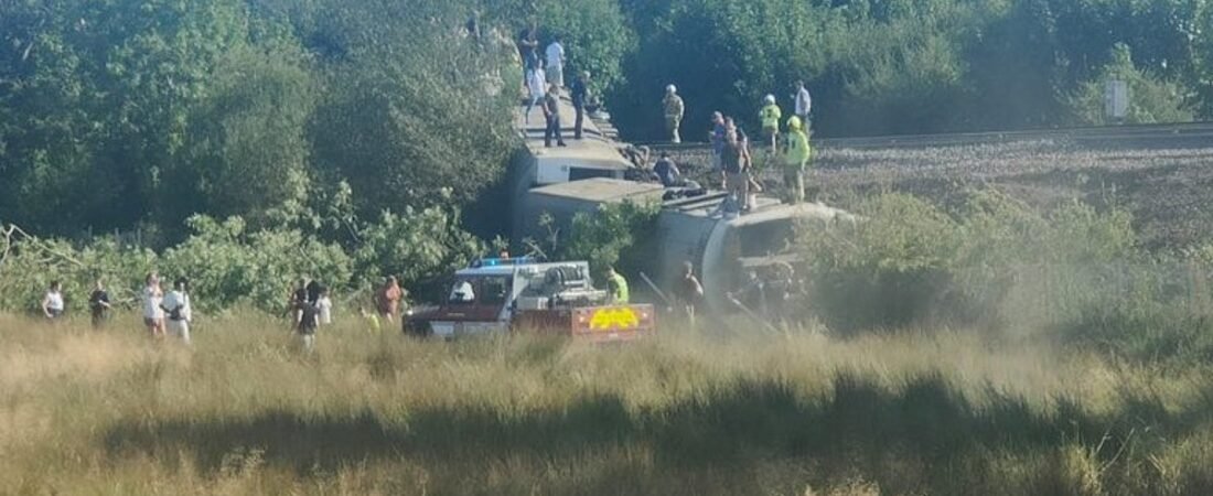 Train derails near Lewes in Southeast England, no serious injuries